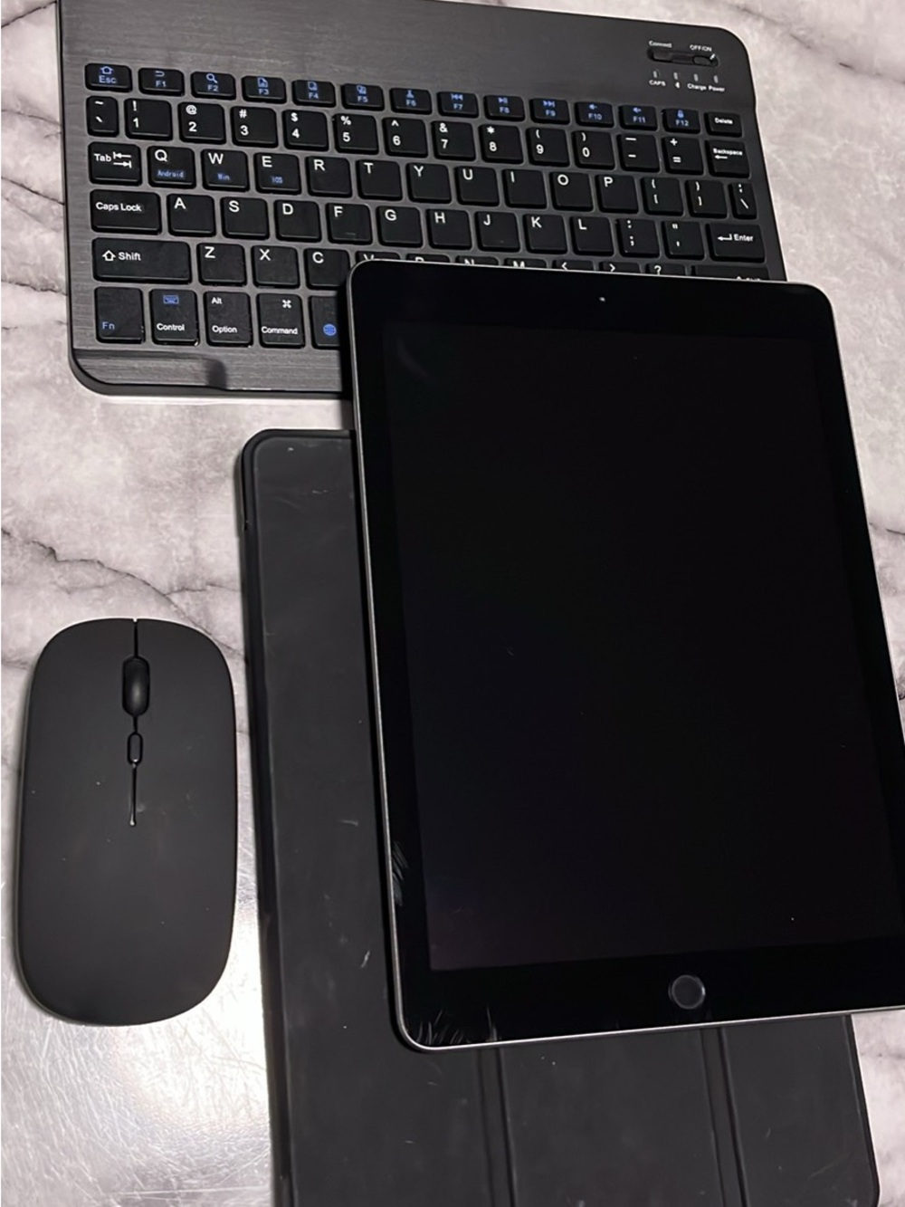 Tablet with Black Keyboard, Mouse & Case